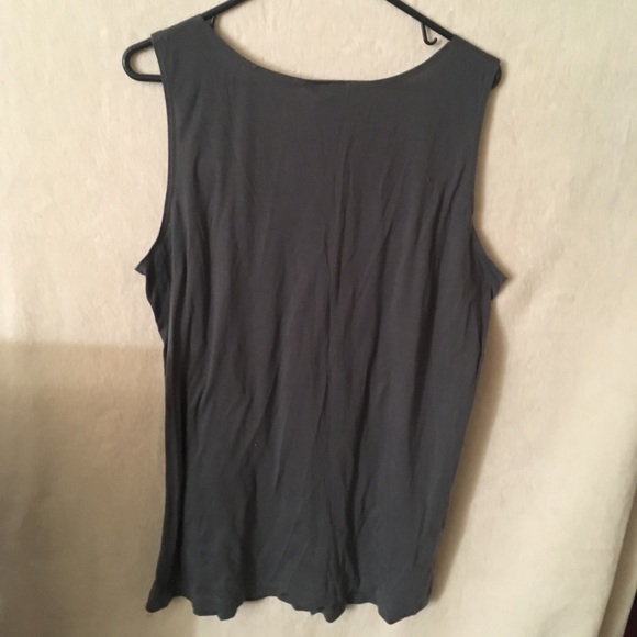 Sleeveless top. - Picture 4 of 4